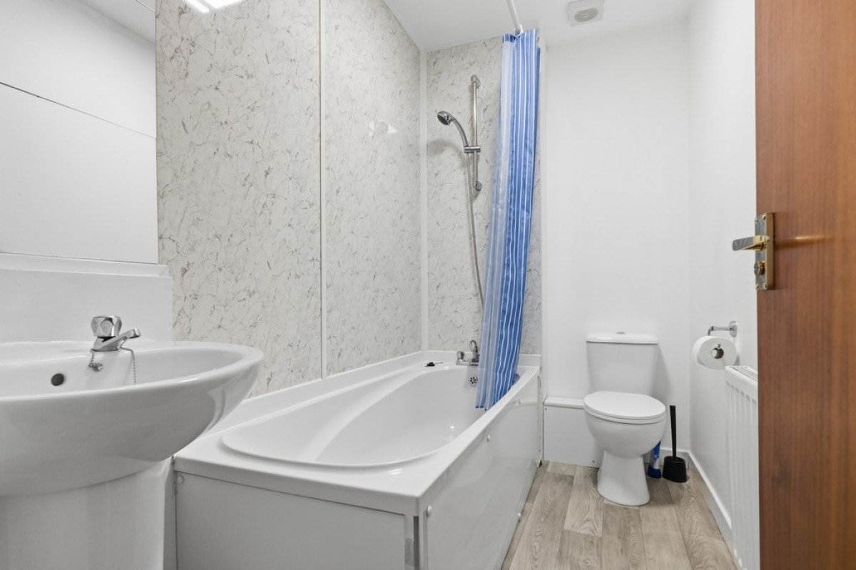 Whins Road, Alloa, FK10