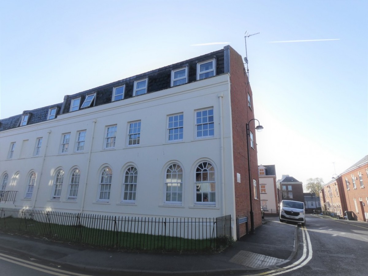 Vyvian Court, Parliament Street