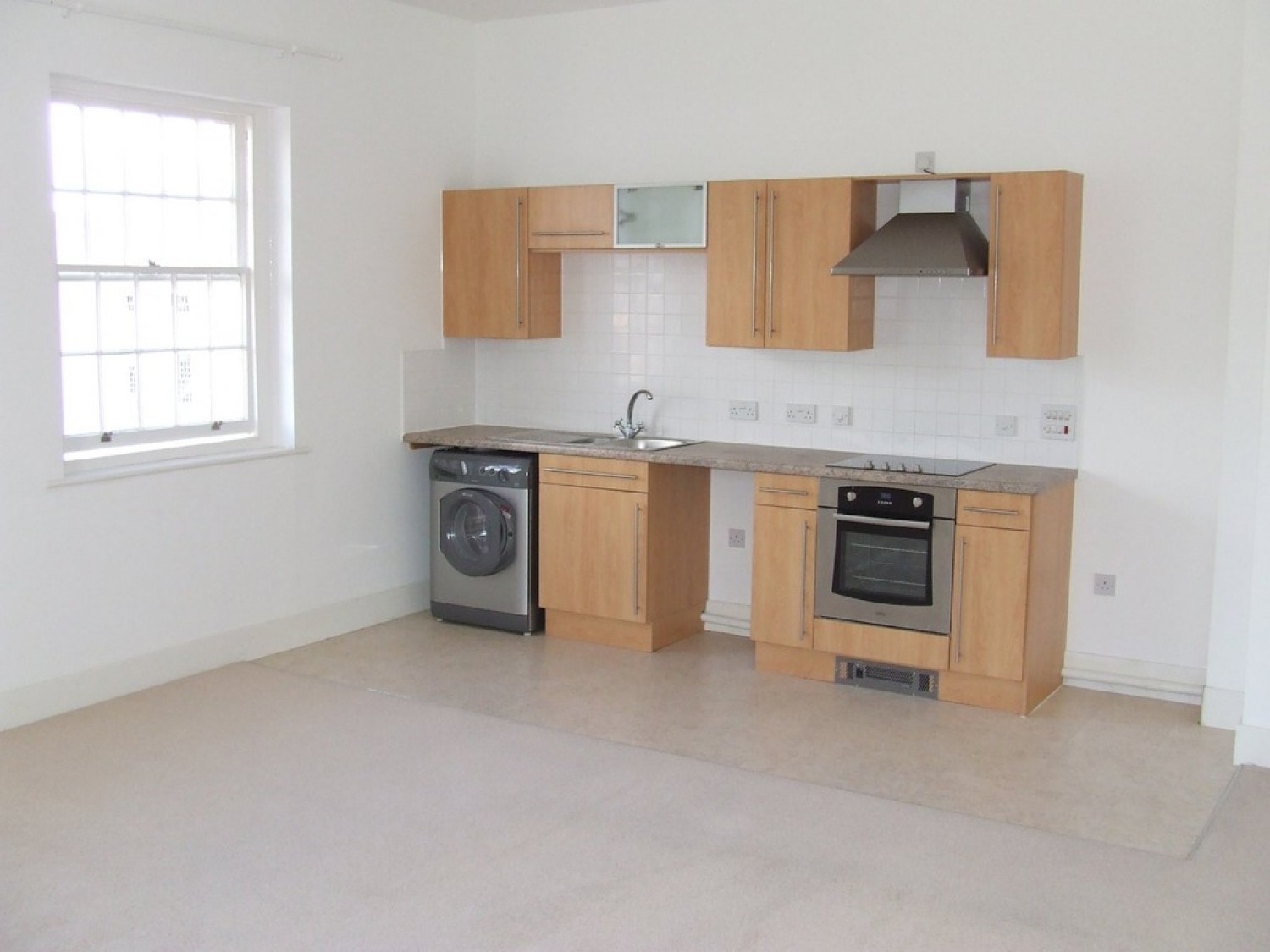 2 bedroom Flat for Letting The Crescent, Horton Road