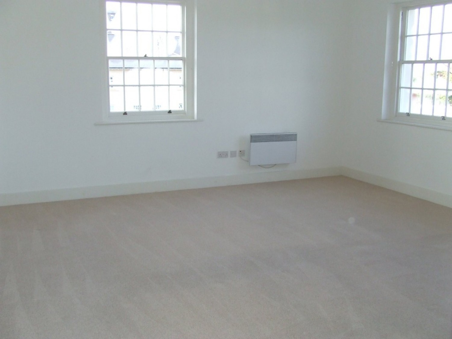 2 bedroom Flat for Letting The Crescent, Horton Road