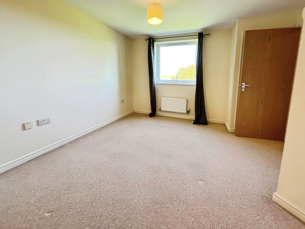 Longhorn Avenue, Gloucester