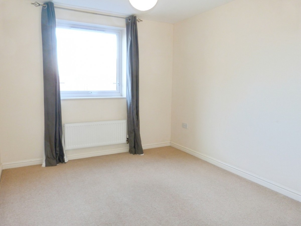 Longhorn Avenue, Gloucester