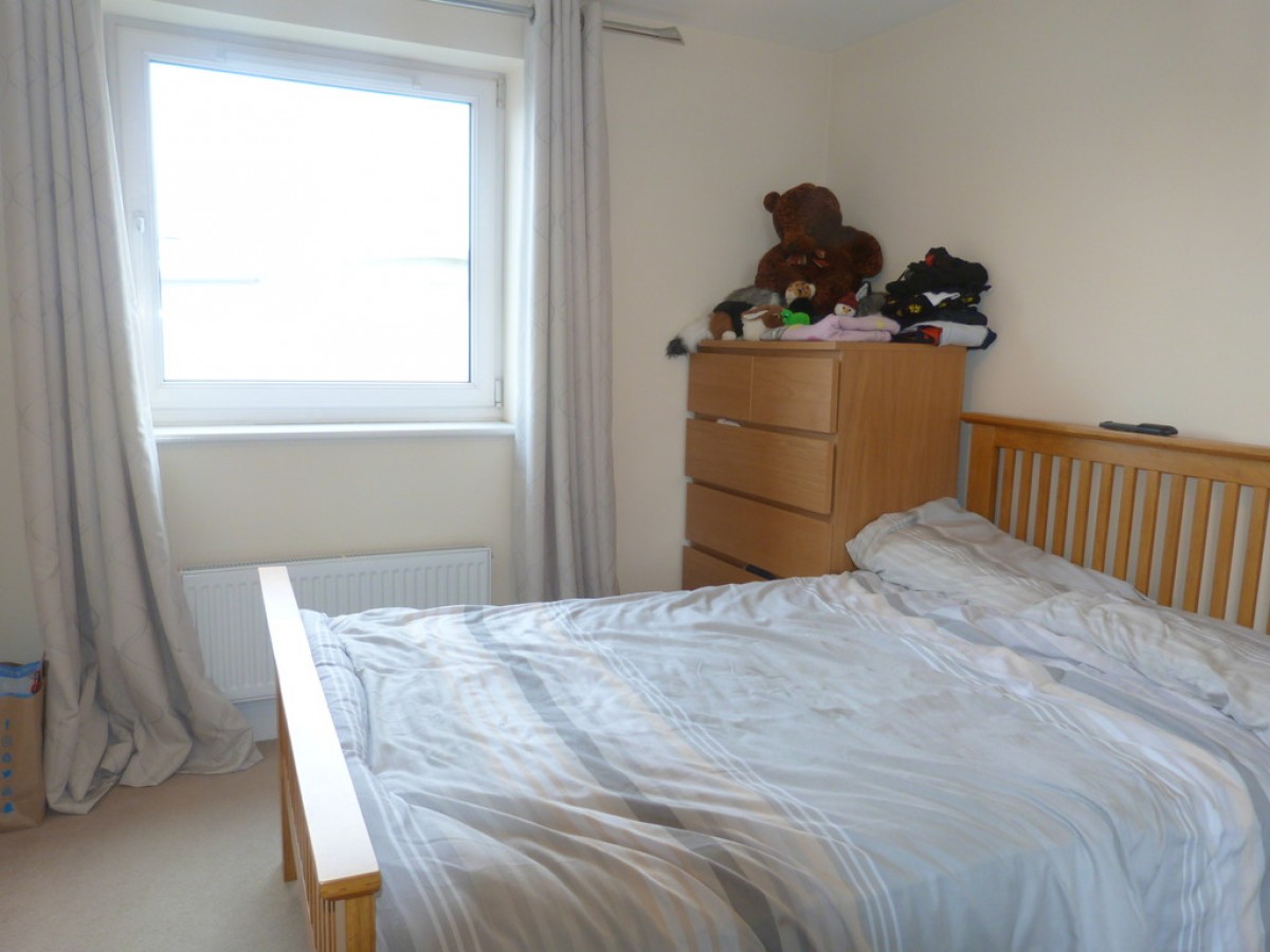 Longhorn Avenue, Gloucester