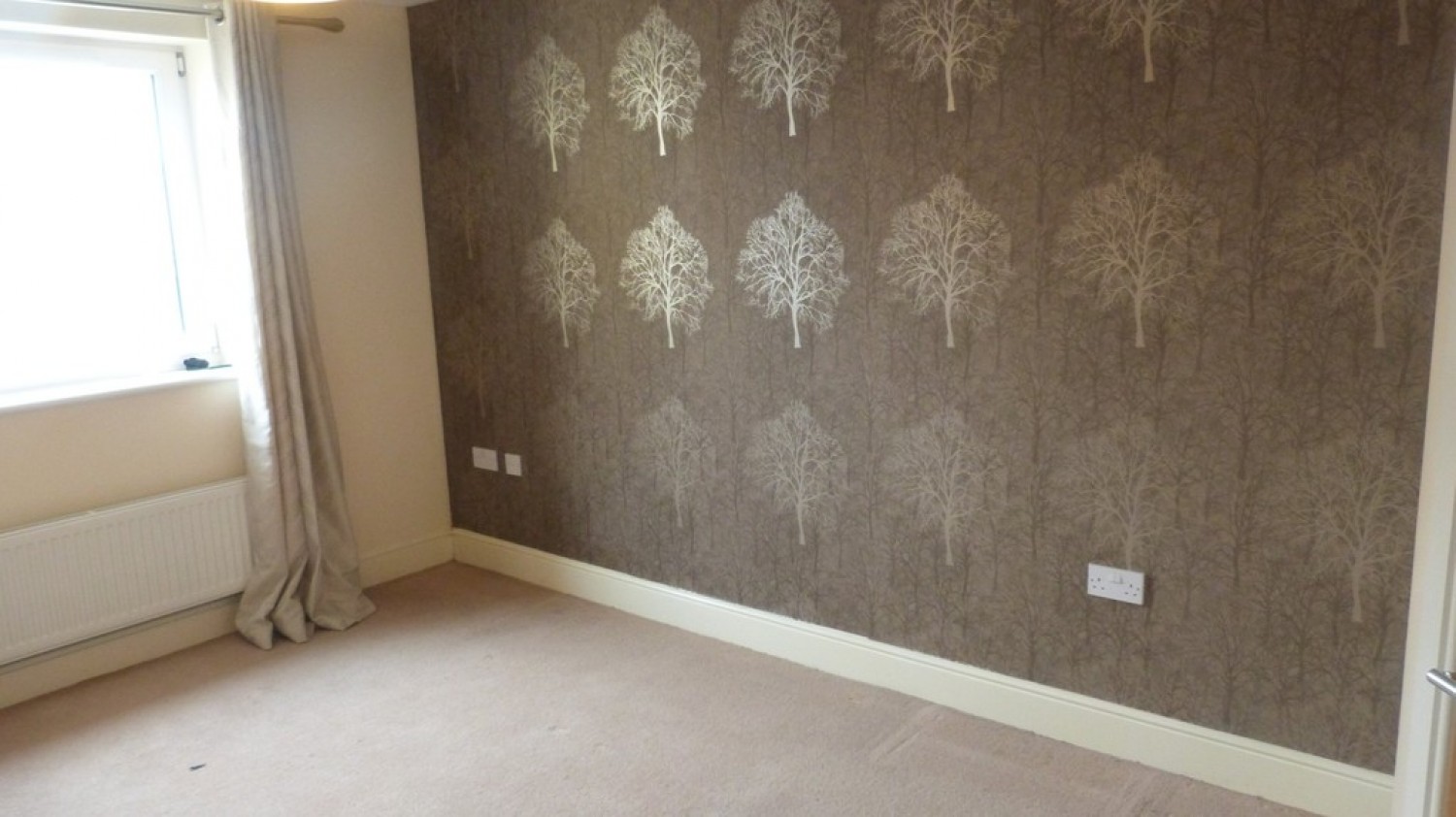 Longhorn Avenue, Gloucester