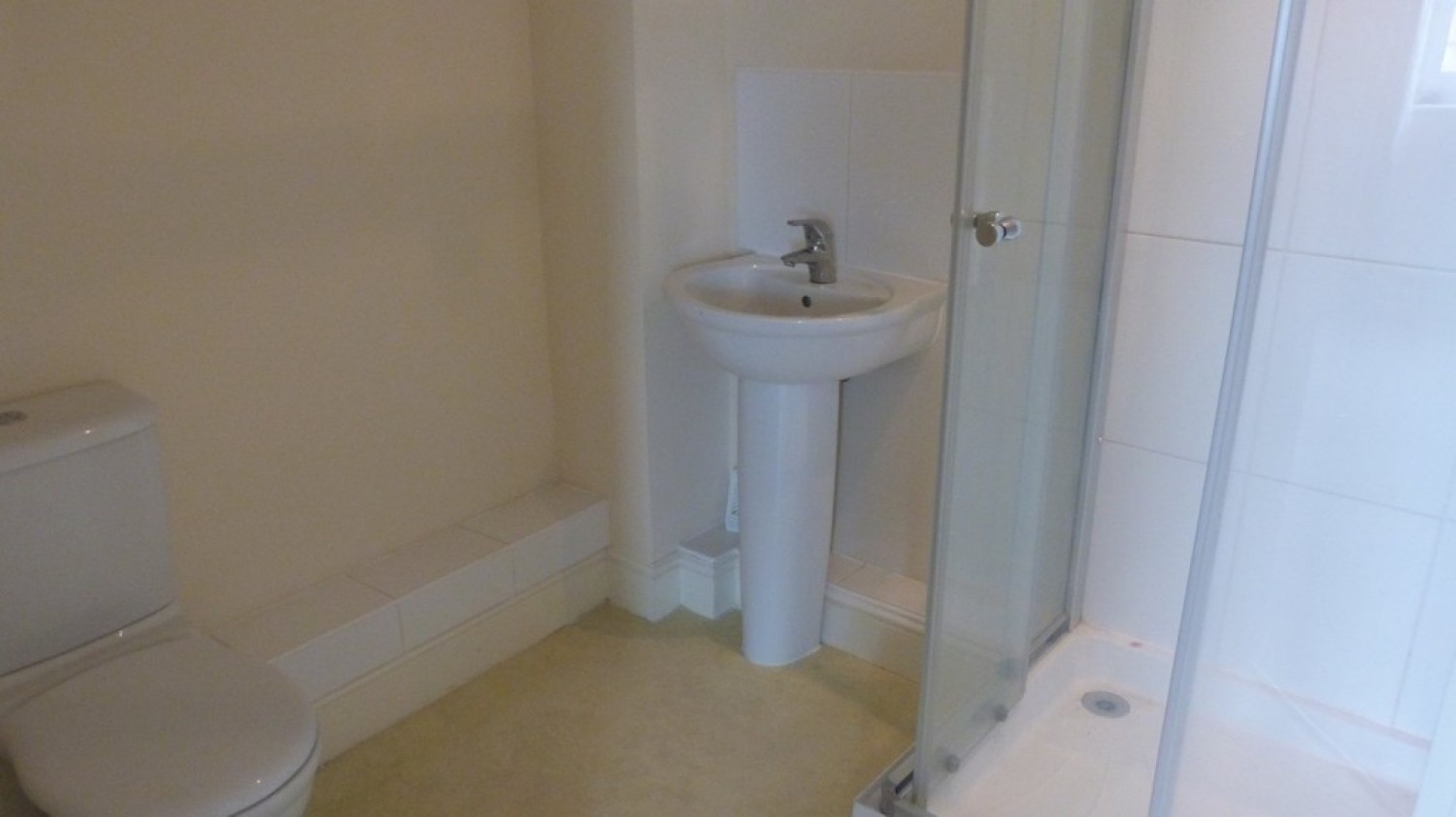 Longhorn Avenue, Gloucester