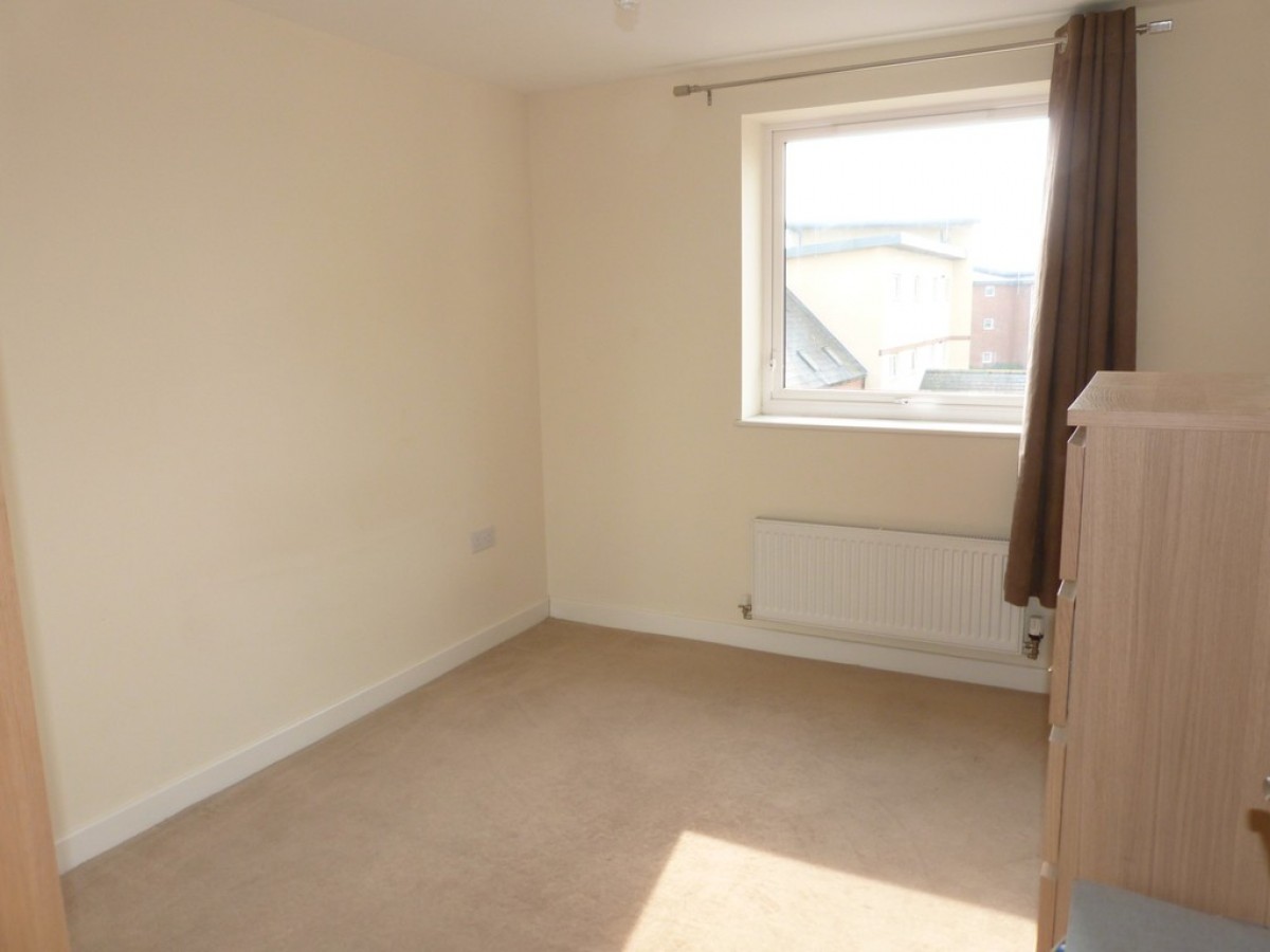 Longhorn Avenue, Gloucester