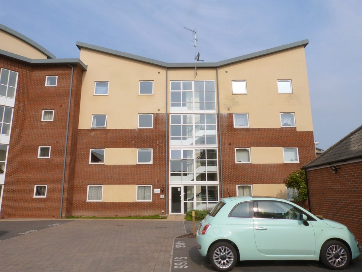 Longhorn Avenue, Gloucester