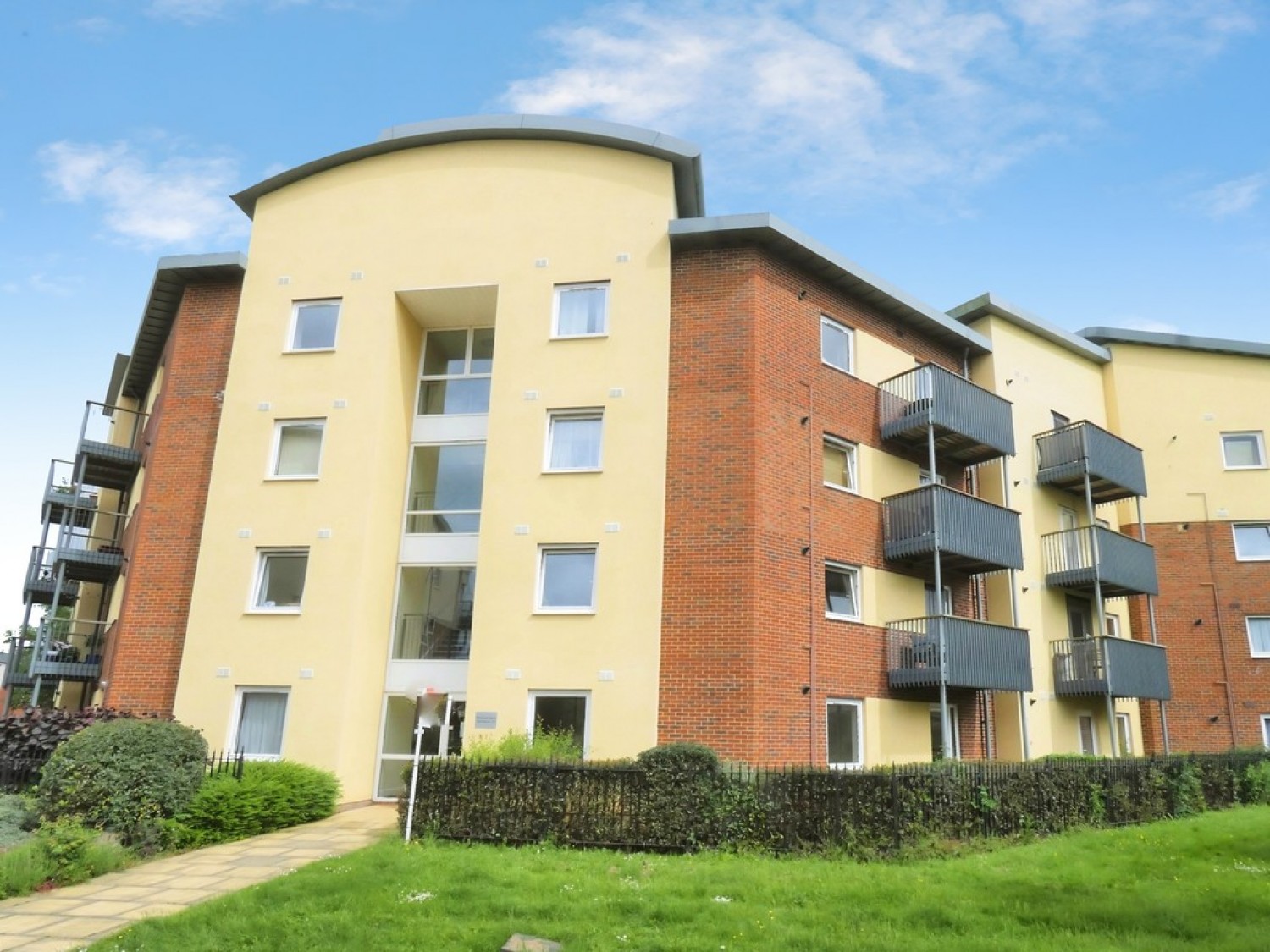 2 bedroom Flat for Letting Longhorn Avenue, Gloucester