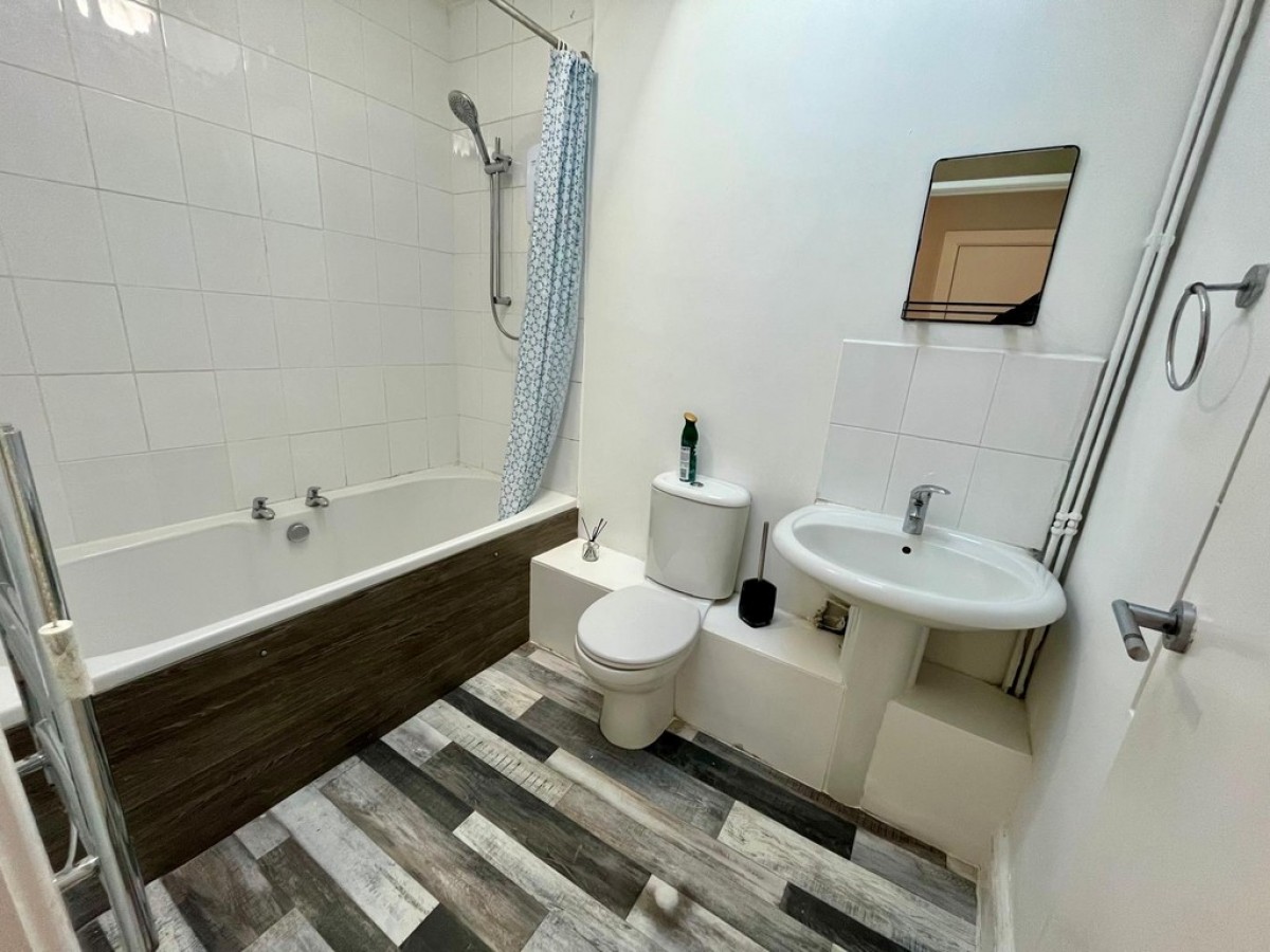 Stanley Road, Linden, Gloucester