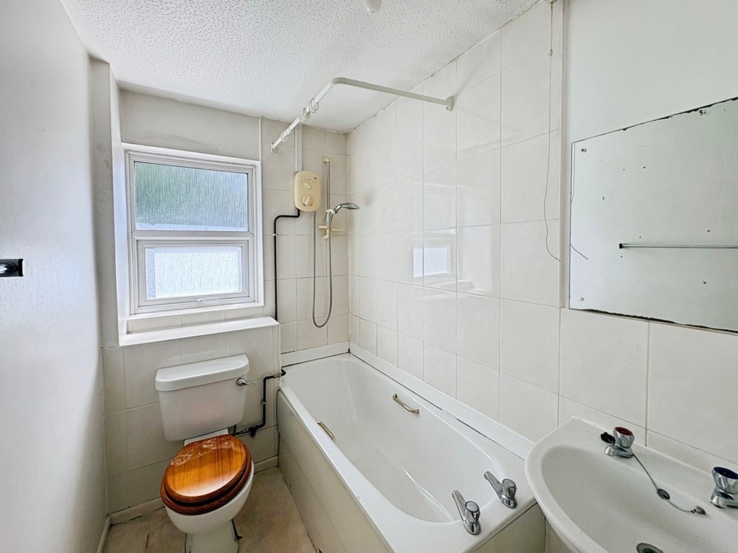 2 bedroom House for Letting WESTON ROAD