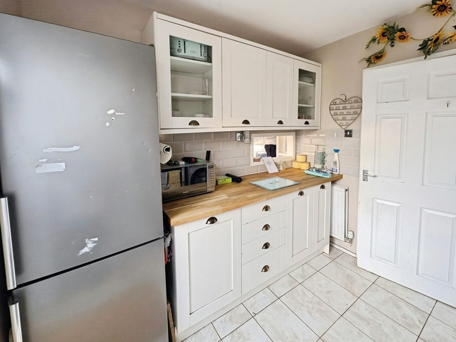 3 bedroom House for Letting Colwell Avenue, Hucclecote, Gloucester