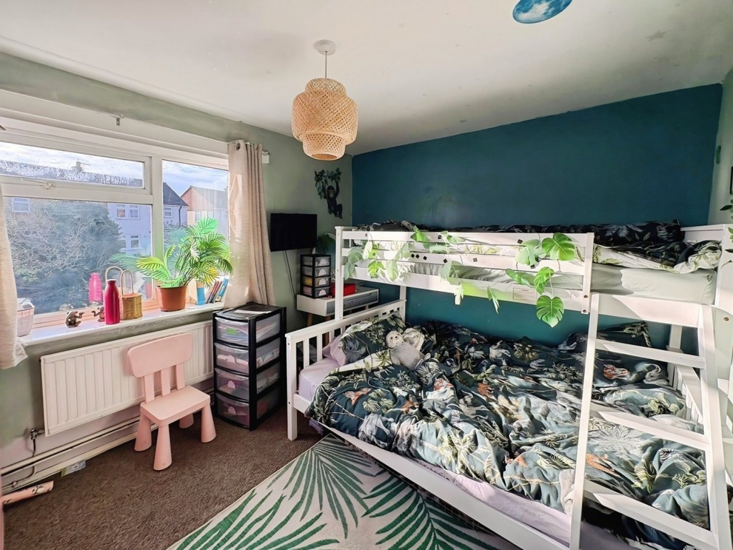 3 bedroom House for Letting Colwell Avenue, Hucclecote, Gloucester