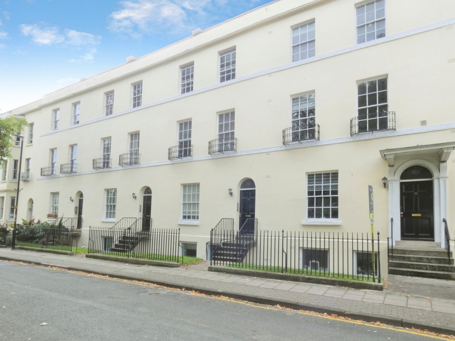 2 bedroom Flat for Letting Brunswick Square, Gloucester