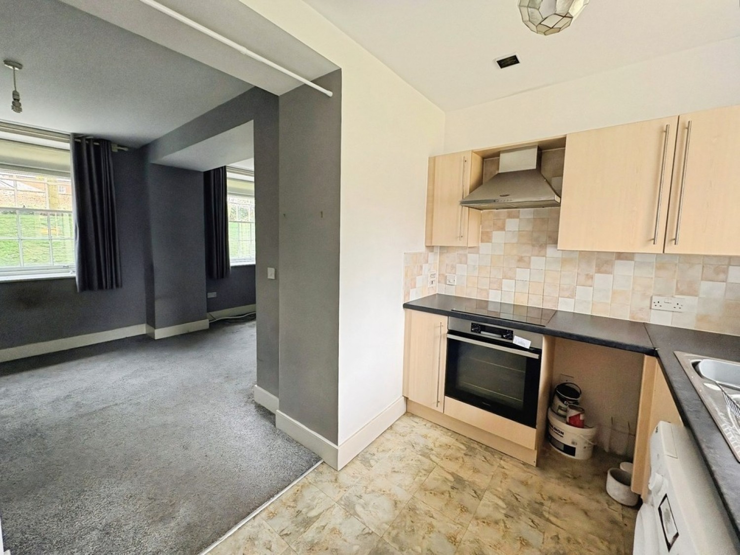 2 bedroom Flat for Letting The Crescent, Gloucester