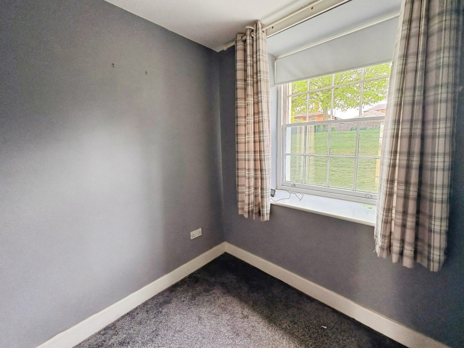 2 bedroom Flat for Letting The Crescent, Gloucester