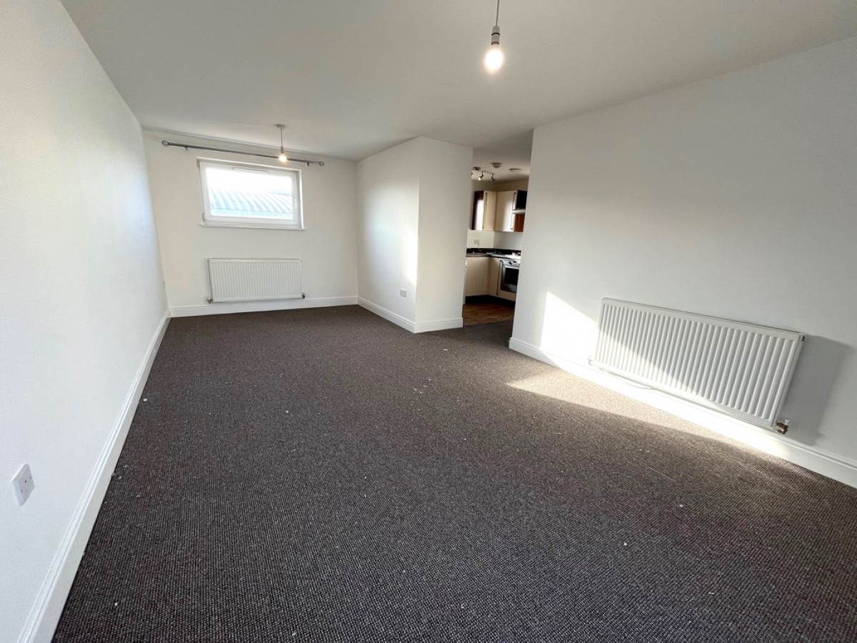 Longhorn Avenue, Gloucester