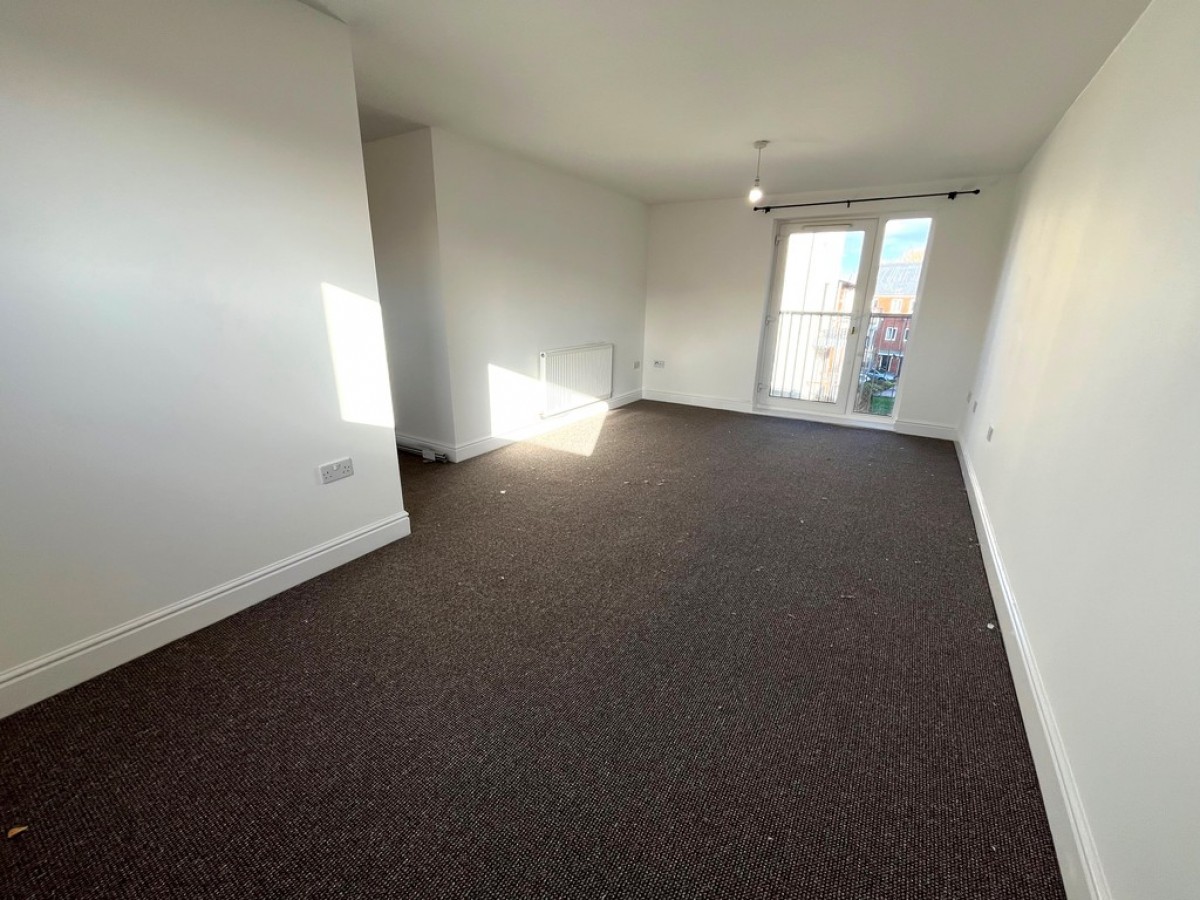 Longhorn Avenue, Gloucester