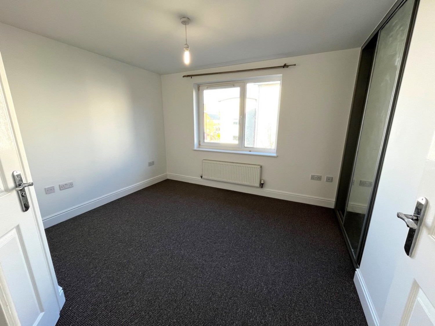 Longhorn Avenue, Gloucester