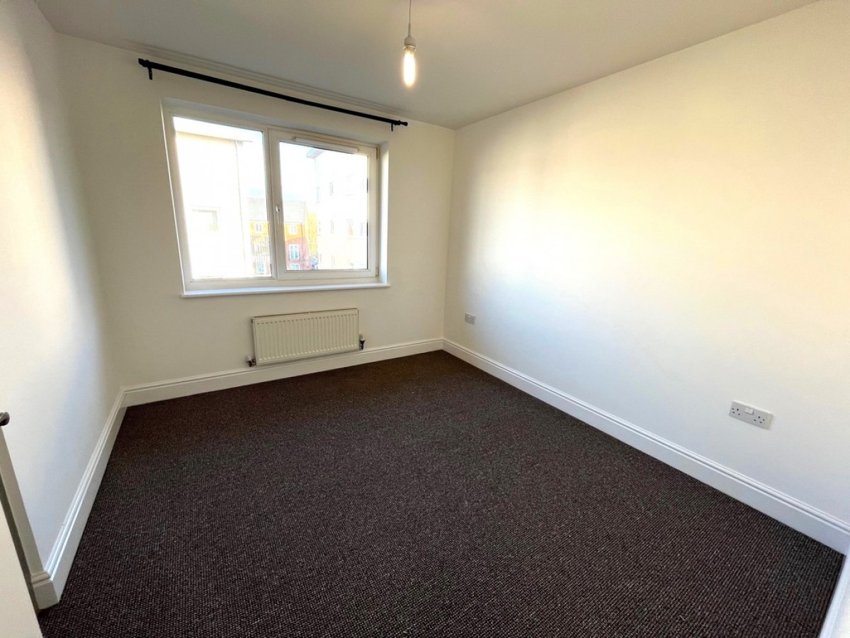 Longhorn Avenue, Gloucester