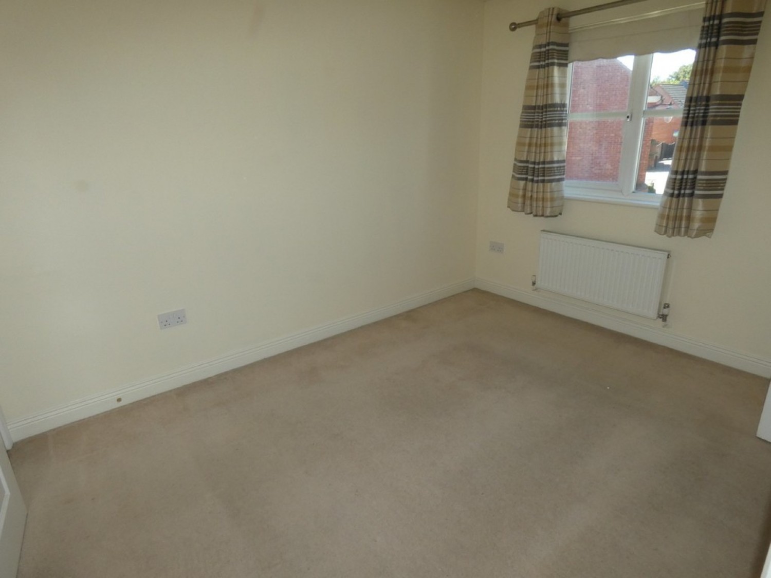 3 bedroom House for Sale Thistlebank, Longlevens, Gloucester