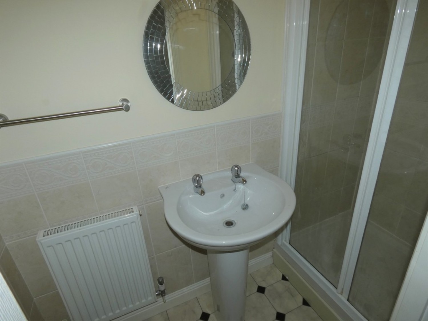 3 bedroom House for Sale Thistlebank, Longlevens, Gloucester