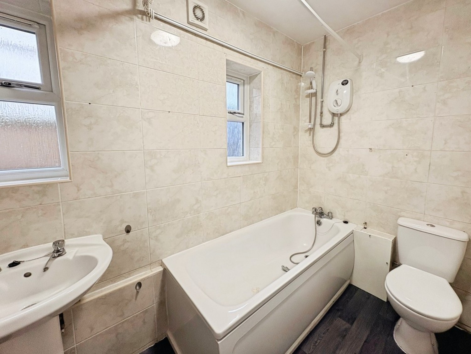 3 bedroom House for Letting Dorney Road, Linden, Gloucester