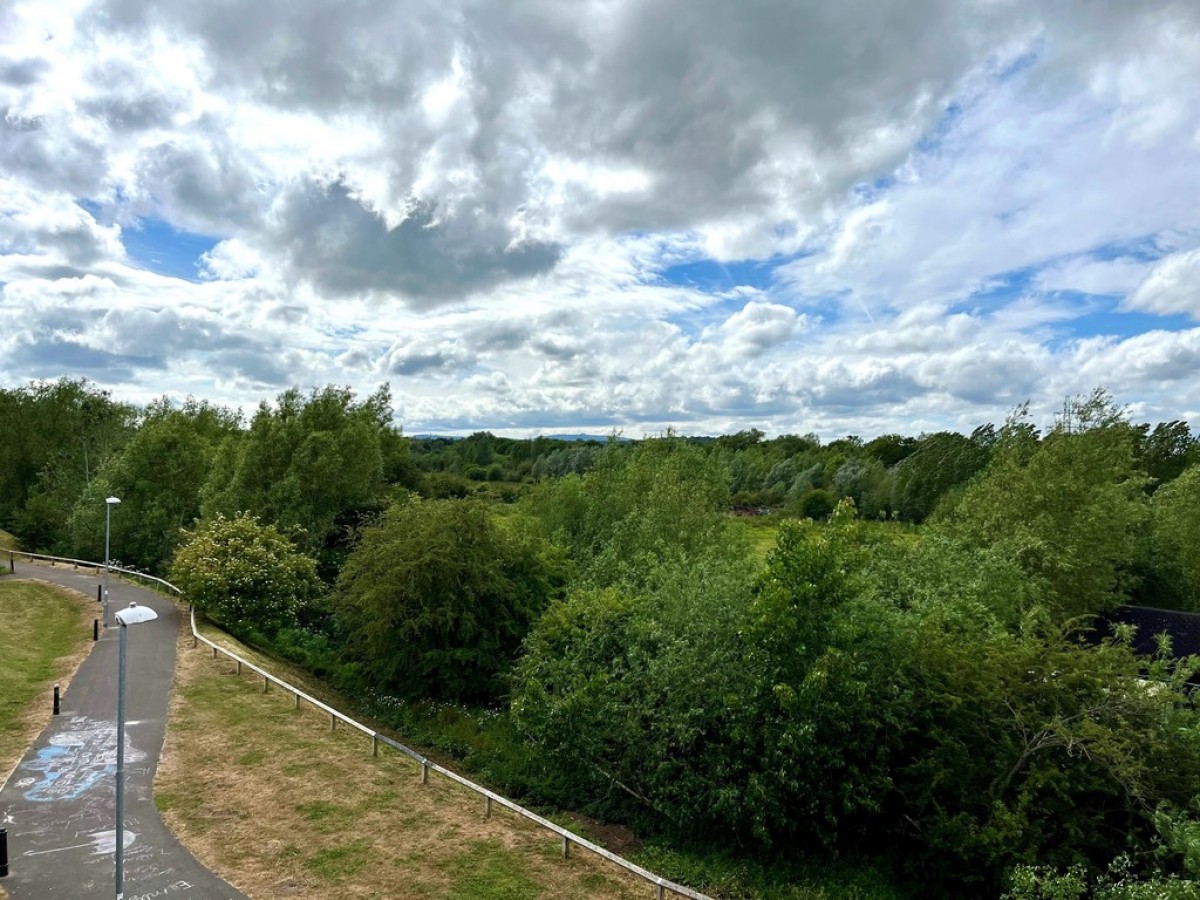 Longhorn Avenue, Gloucester
