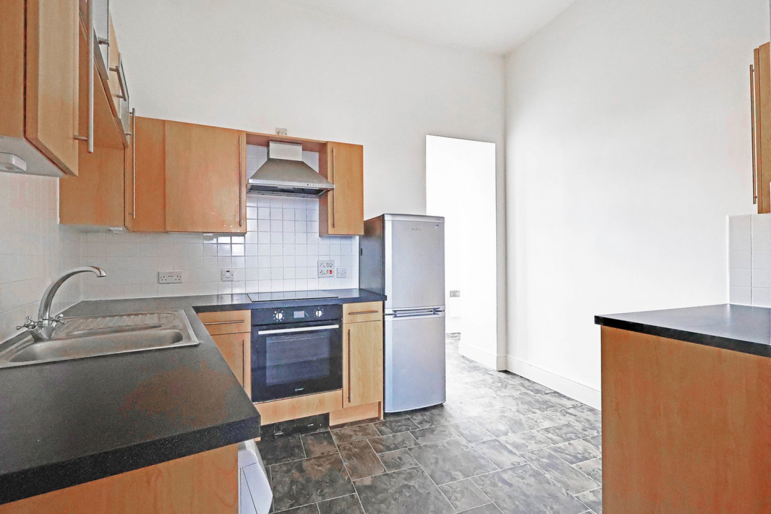 2 bedroom Flat for Letting The Crescent, Gloucester
