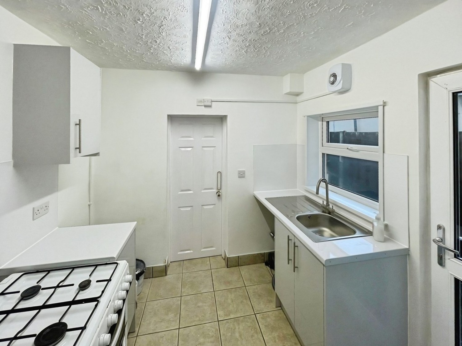 3 bedroom House in Stanley Road, Gloucester