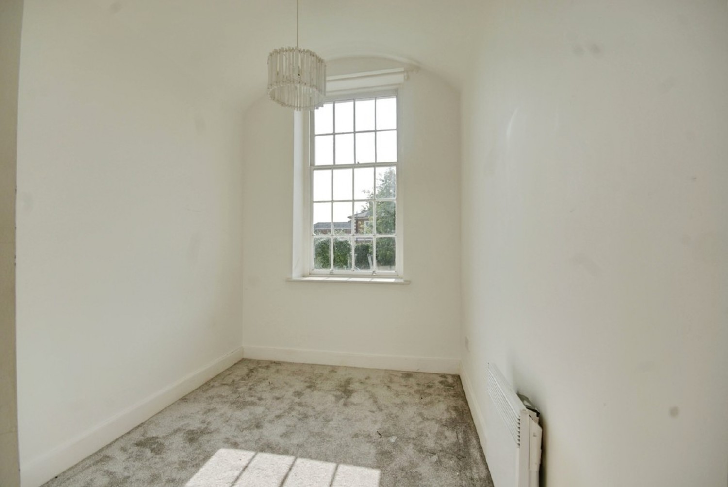 2 bedroom Flat for Letting The Crescent, Gloucester