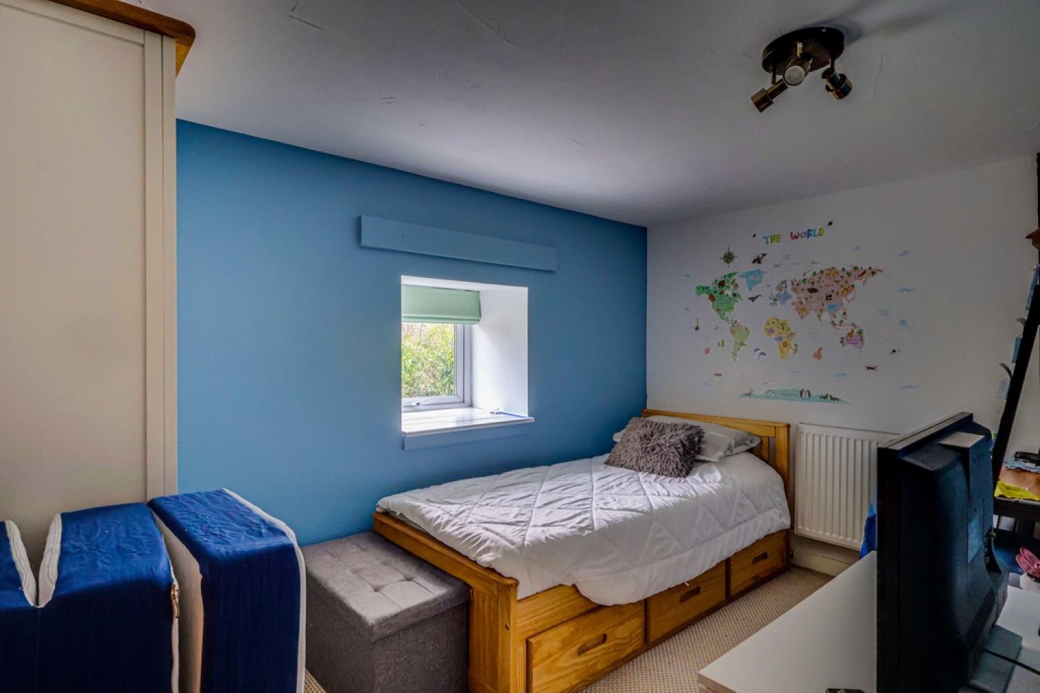 4 bedroom House for Sale Hucclecote, Gloucester, Gloucestershire