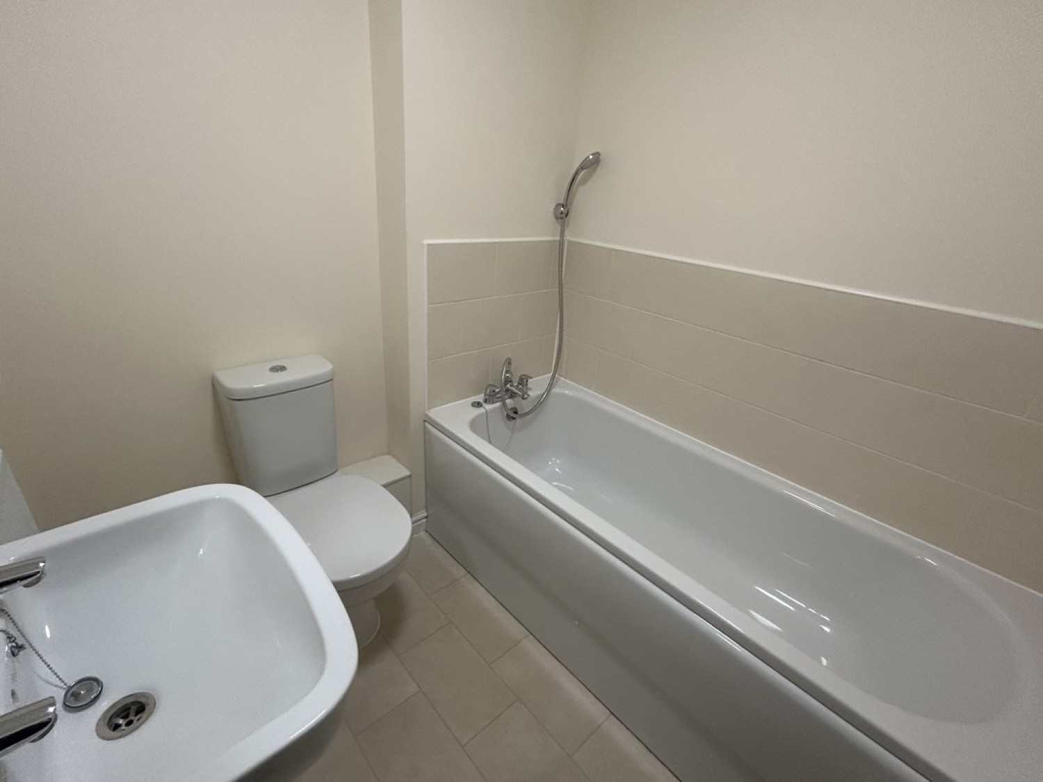 3 bedroom House for Sale Snetterton Heath, Kingsway