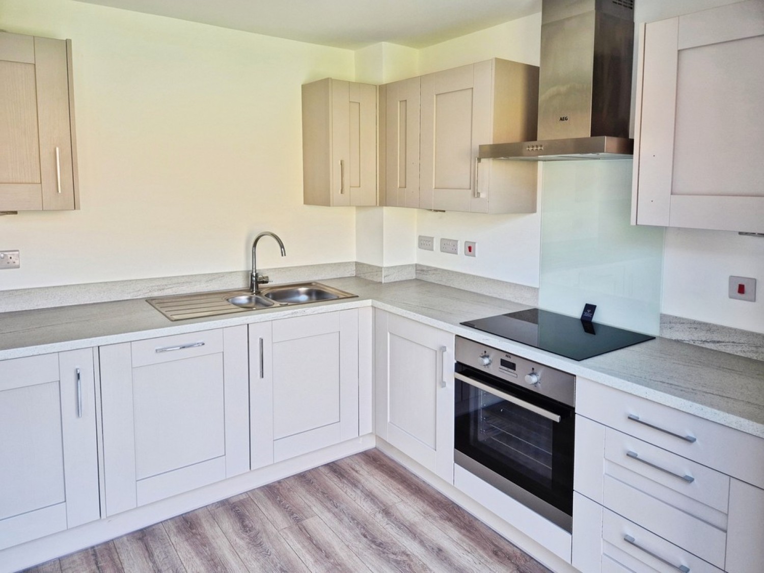 3 bedroom House for Letting Caligae Square, Brockworth