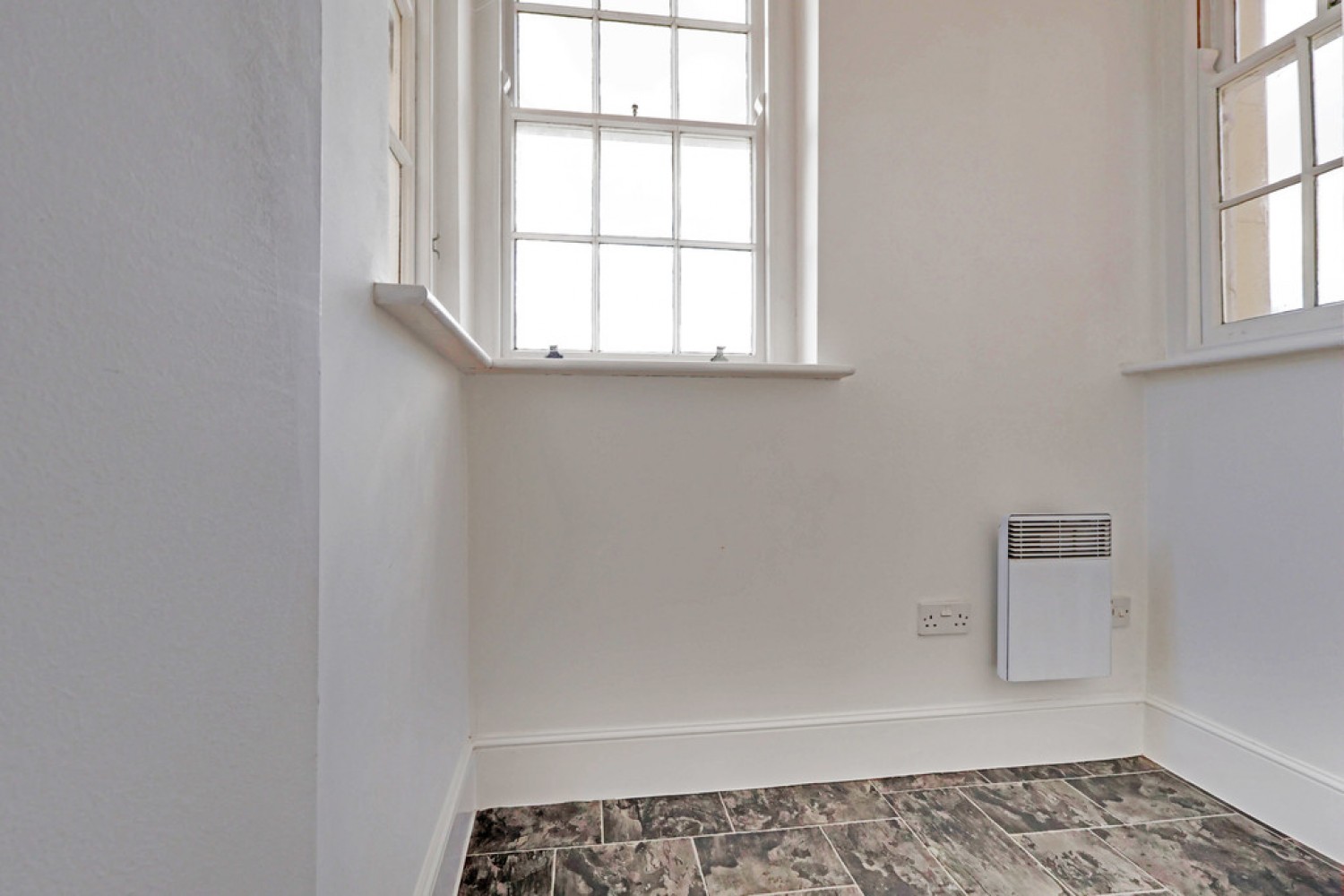 2 bedroom Flat for Sale The Crescent, Gloucester