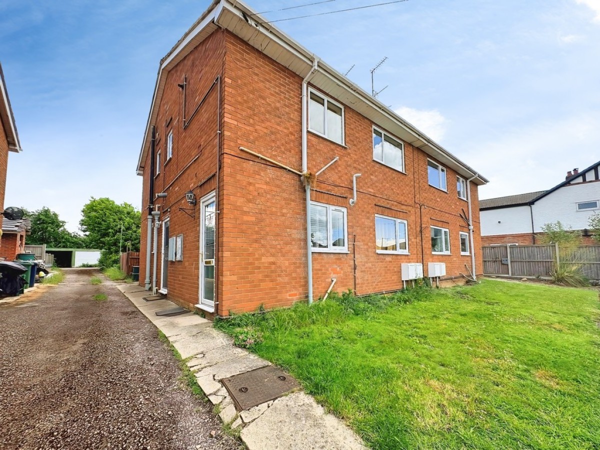 Chesterton Court, Longford