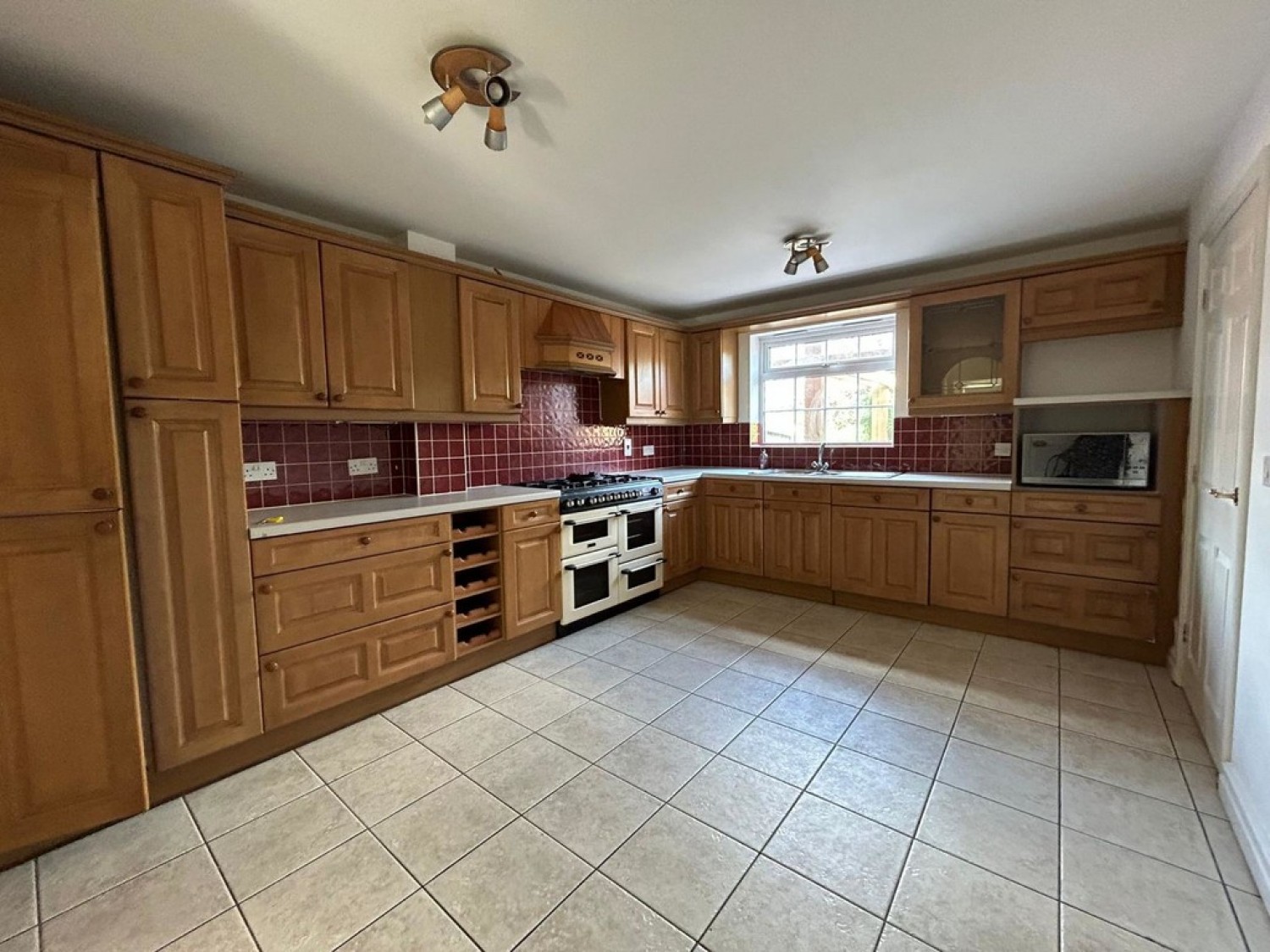 5 bedroom House for Letting Emmerson Drive, Kings Clipstone