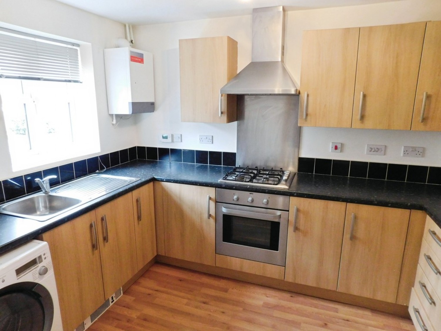 2 bedroom House for Letting Roman Crescent, Hucknall, Nottingham