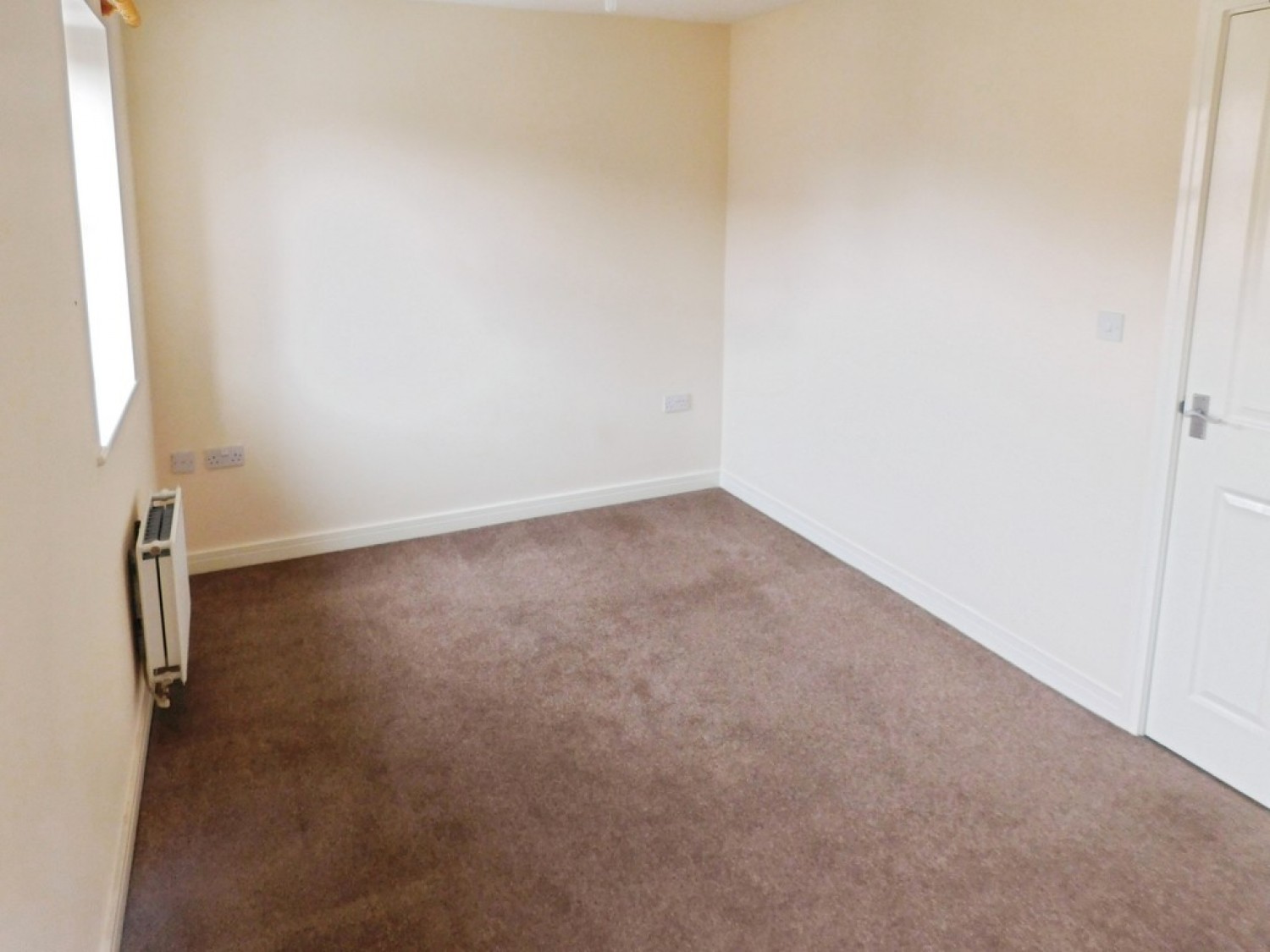 2 bedroom House for Letting Roman Crescent, Hucknall, Nottingham