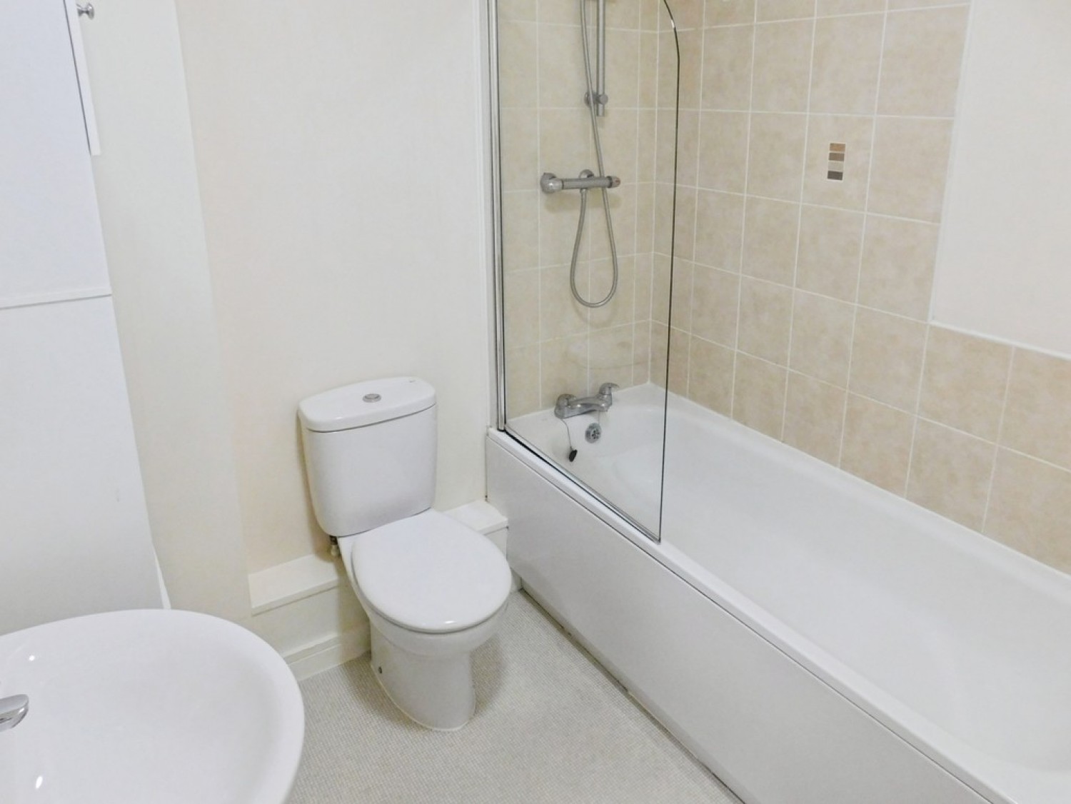 2 bedroom House for Letting Roman Crescent, Hucknall, Nottingham
