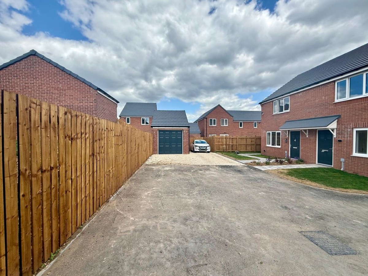 Curie Close, Forest Town, Mansfield