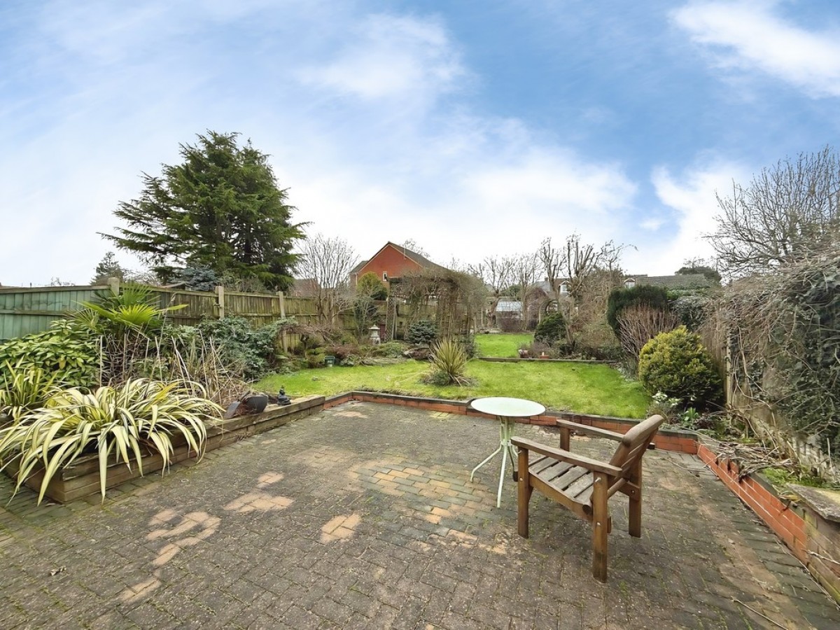 Intake Avenue, Mansfield