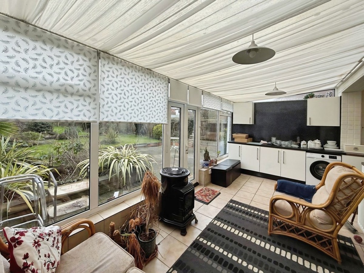 Intake Avenue, Mansfield