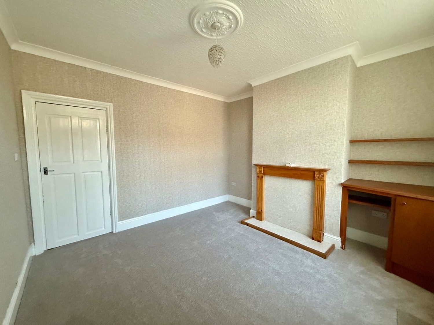 3 bedroom House in Vale Road, Mansfield Woodhouse, Nottinghamshire