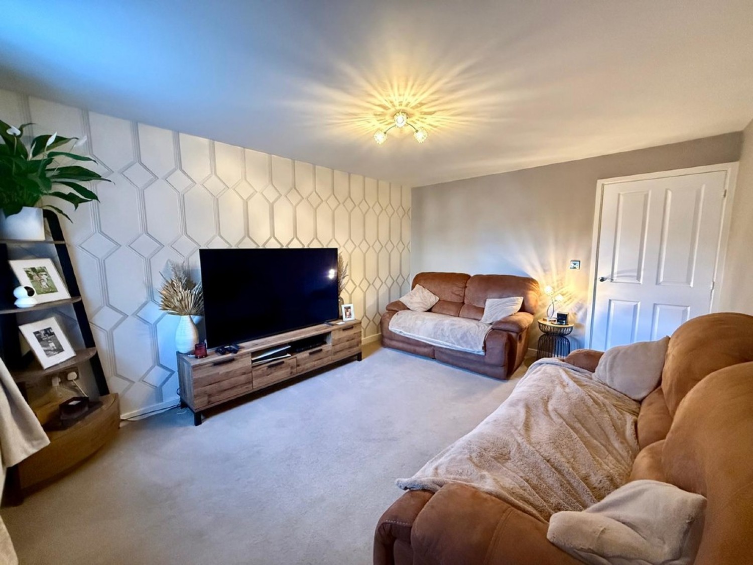 3 bedroom House for Sale Bilberry Drive, Shirebrook, Mansfield