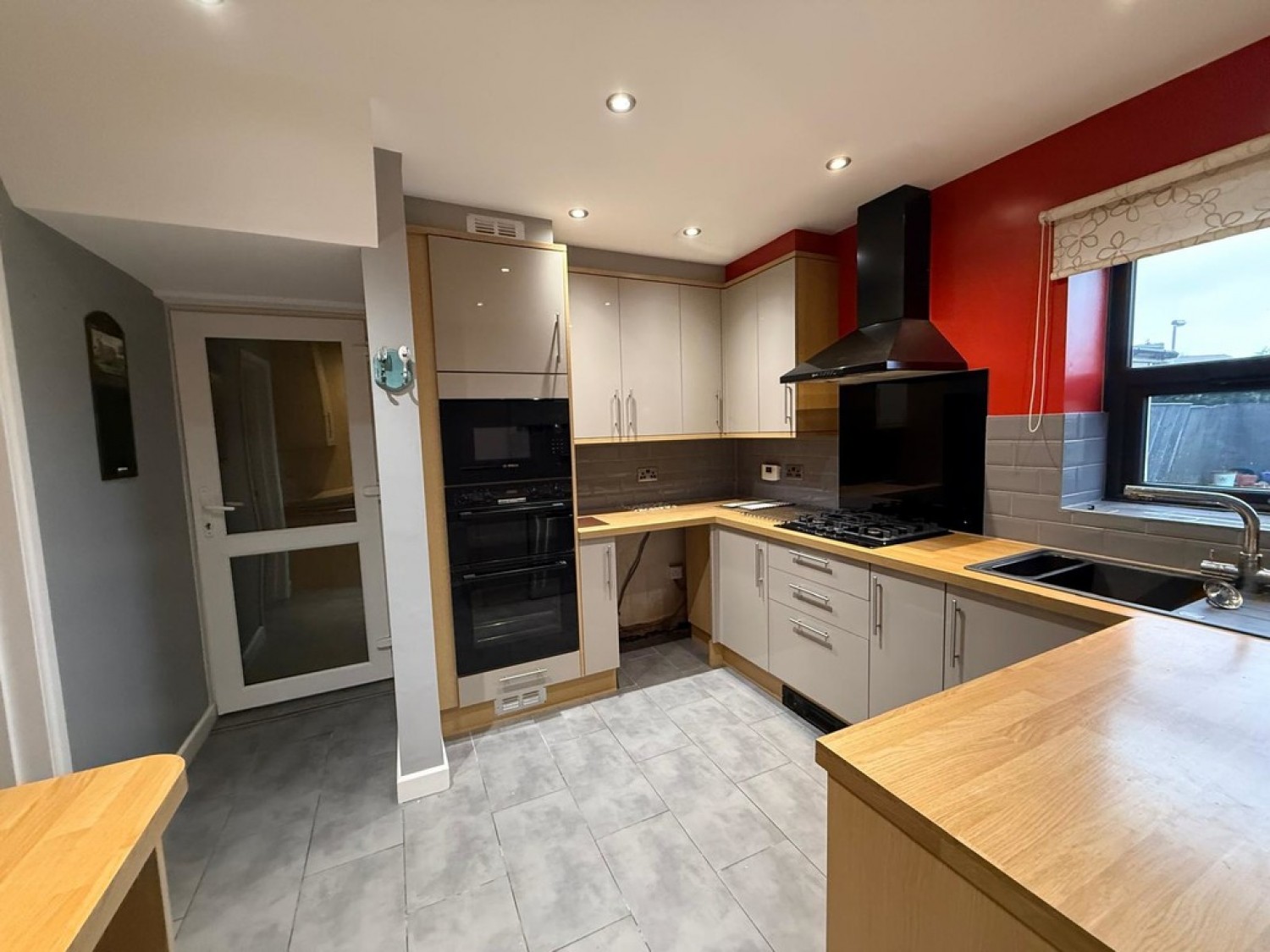 3 bedroom House in Mansfield Road, Sutton In Ashfield