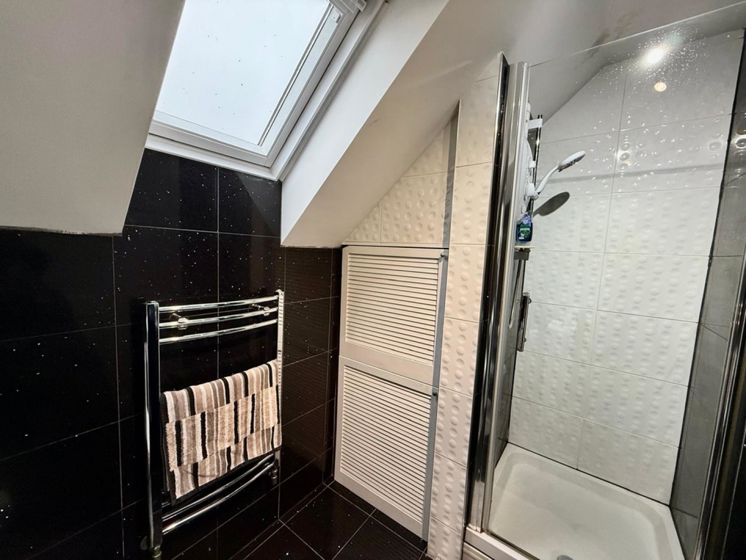 3 bedroom Bungalow in Riding Hill Avenue, Shirebrook, Mansfield