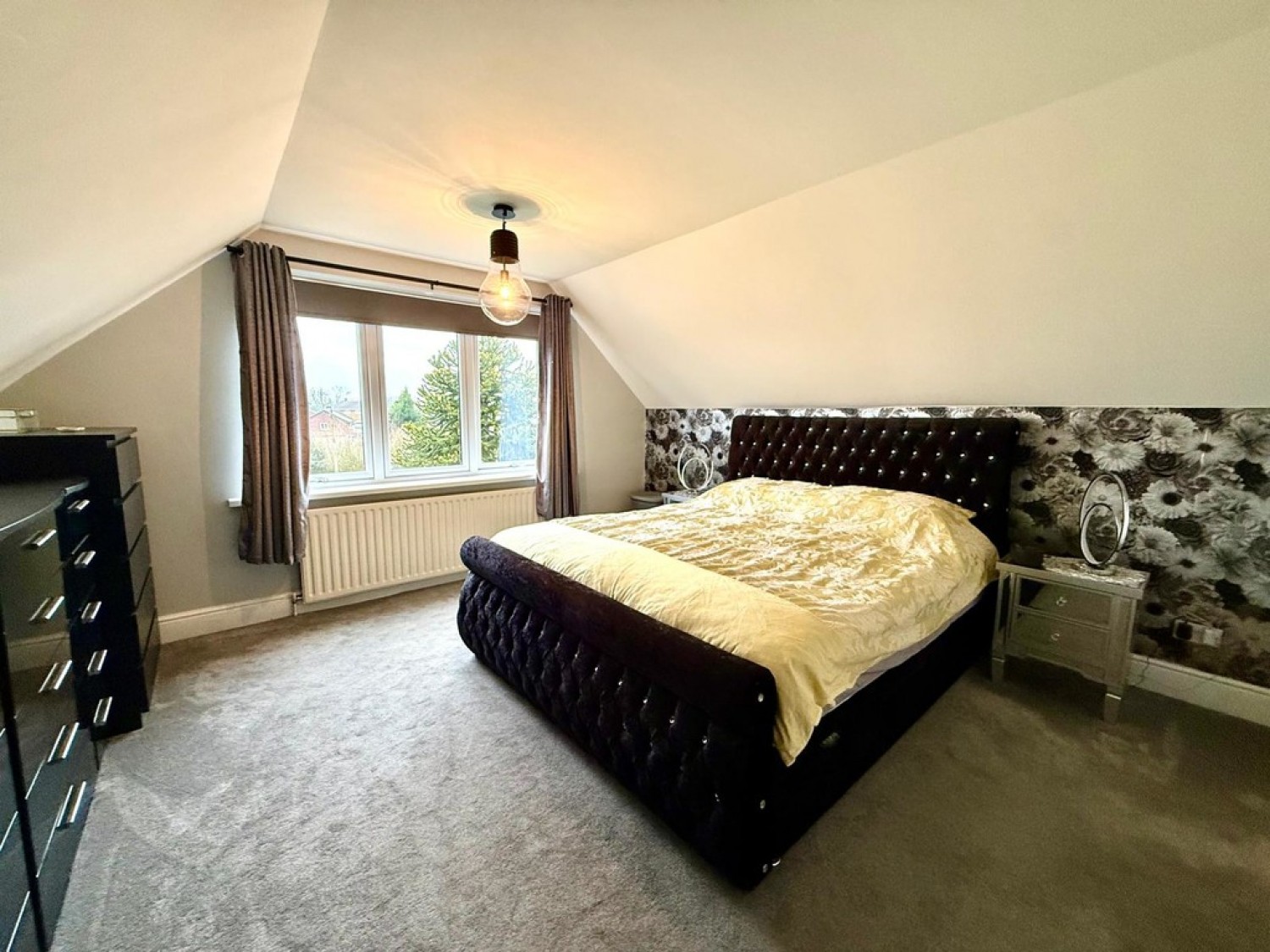 3 bedroom Bungalow in Riding Hill Avenue, Shirebrook, Mansfield