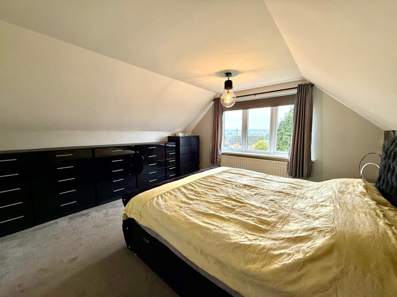 3 bedroom Bungalow in Riding Hill Avenue, Shirebrook, Mansfield