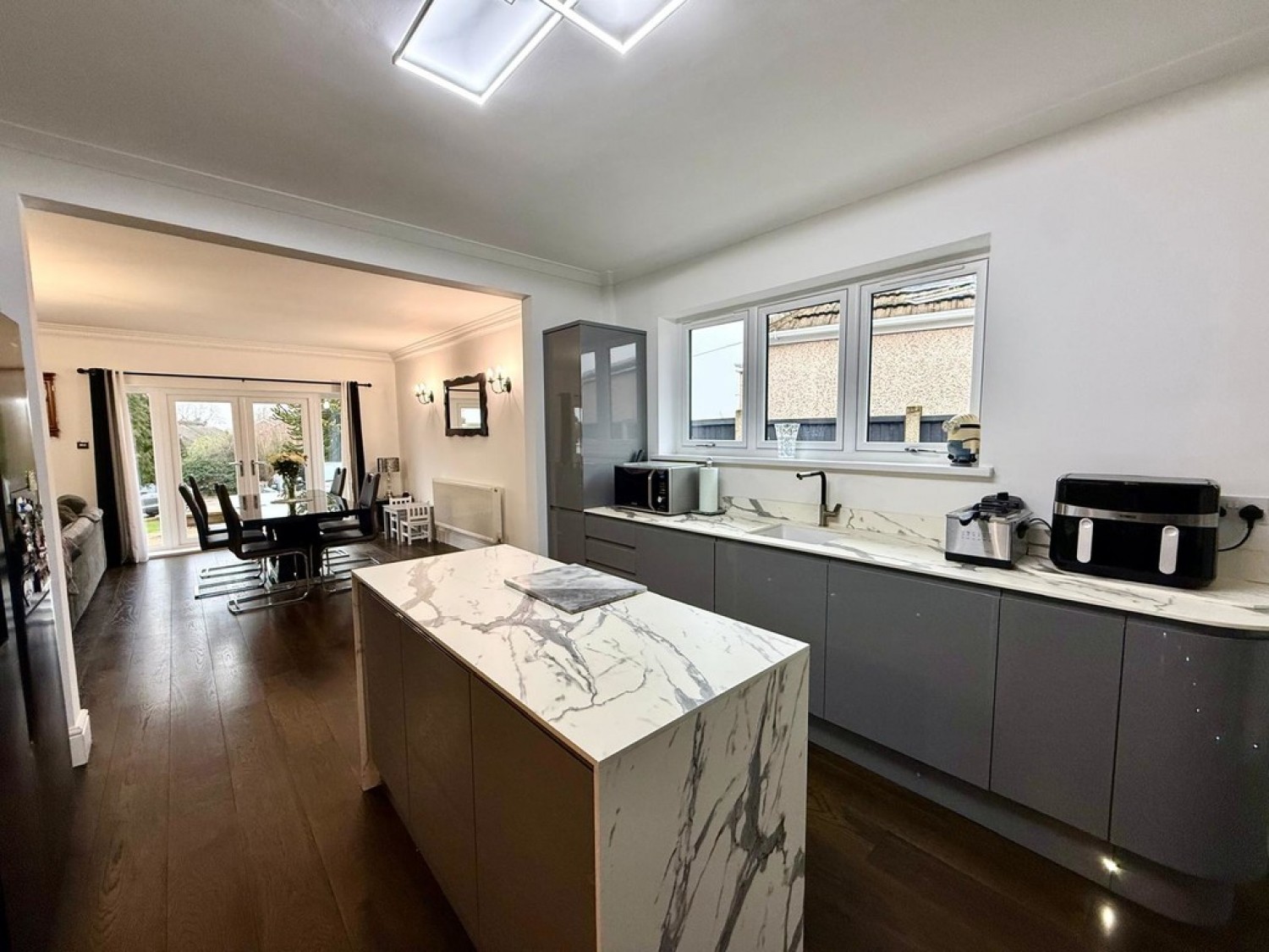 3 bedroom Bungalow in Riding Hill Avenue, Shirebrook, Mansfield