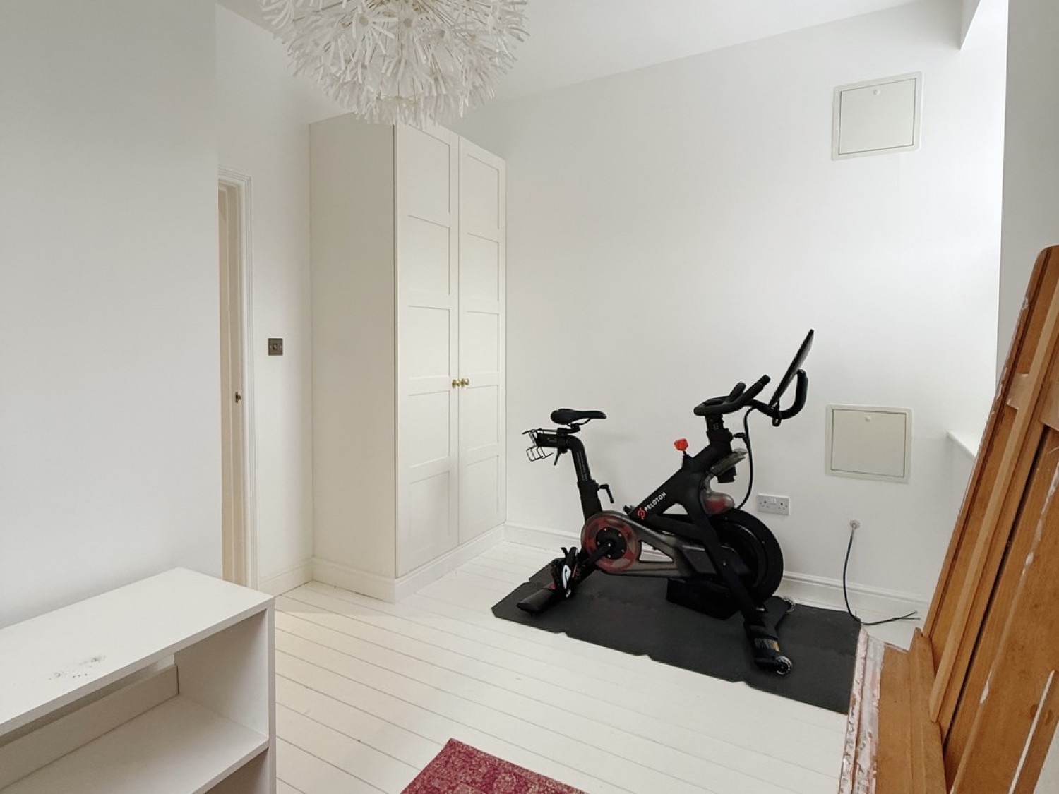 3 bedroom Flat in The Quadrangle, Mansfield, Nottinghamshire